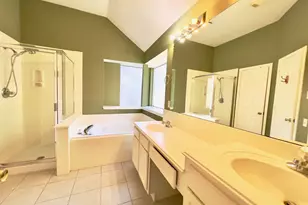 7411 Orchard Hills Ln, Sugar Land, TX 77479 - Photo 12