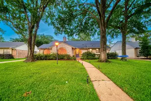 2514 Pine Village Dr, Houston, TX 77080 - Photo 4