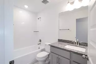 6 Keystone Ct, Angleton, TX 77515 - Photo 18