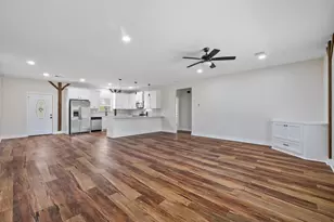 9309 Avenue C, Liverpool, TX 77577 - Photo 10