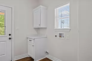 9309 Avenue C, Liverpool, TX 77577 - Photo 24