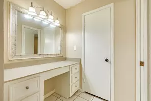 327 Maple Dr, Hitchcock, TX 77563 - Photo 14
