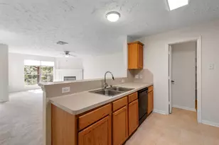 8051 Bay Branch Dr, The Woodlands, TX 77382 - Photo 10