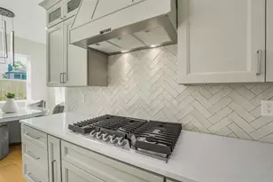 2021 Marnel Rd, Houston, TX 77055 - Photo 10