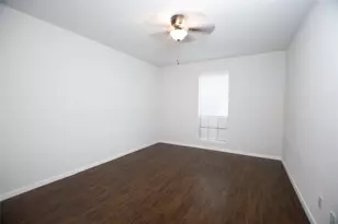 2475 Underwood St, Houston, TX 77030 - Photo 2