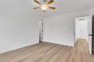 8102 Crestview Dr, Houston, TX 77028 - Photo 24