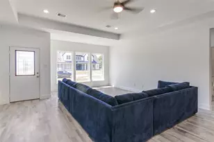 741 Autumn Ln, Livingston, TX 77351 - Photo 4