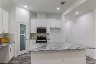 741 Autumn Ln, Livingston, TX 77351 - Photo 8