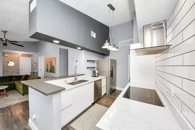 1881 Bering Drive #16, Houston, TX 77057 - Photo 14