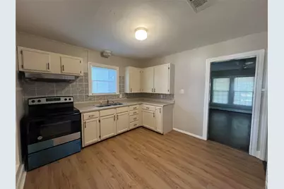 613 Koehl Street, Wharton, TX 77488 - Photo 6