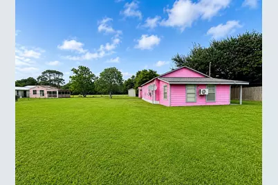203 McNeir Street, Anahuac, TX 77514 - Photo 2