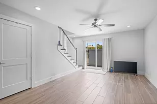 525 11th St, Galveston, TX 77550 - Photo 8