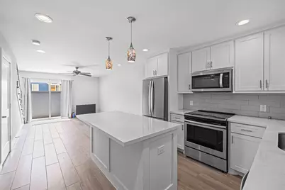 525 11th Street #3, Galveston, TX 77550 - Photo 2