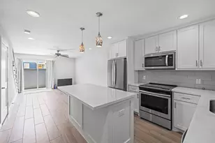525 11th St, Galveston, TX 77550 - Photo 2