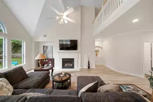 2 N Chantsong Cir, The Woodlands, TX 77382 - Photo 12