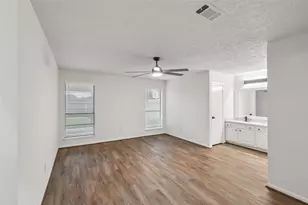 9014 Kirkmont Dr, Houston, TX 77089 - Photo 18