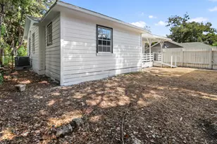 521 E Hunnicutt St, Baytown, TX 77520 - Photo 16