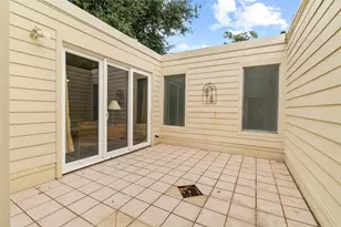 10121 Valley Forge Dr, Houston, TX 77042 - Photo 24