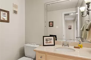 10121 Valley Forge Dr, Houston, TX 77042 - Photo 26