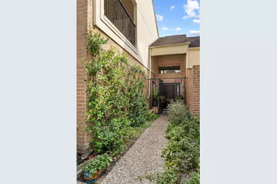 10121 Valley Forge Drive, Houston, TX 77042 - Photo 2