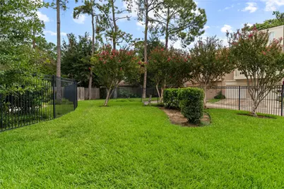 10121 Valley Forge Drive, Houston, TX 77042 - Photo 40