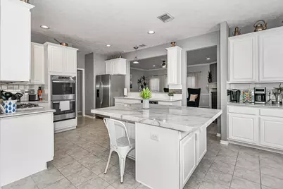 2833 Trevino Court, Friendswood, TX 77546 - Photo 8