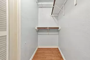 300 E 40th 1/2 St, Houston, TX 77018 - Photo 22