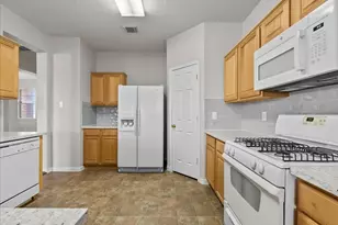 7535 Park Bend Ln, Pasadena, TX 77505 - Photo 12