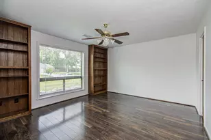 16214 Coral Bay St, Crosby, TX 77532 - Photo 4