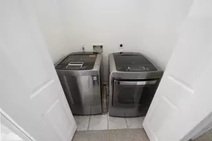 911 W 21st St, Houston, TX 77008 - Photo 16