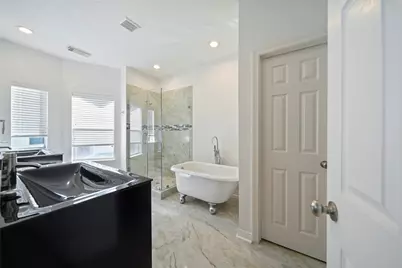 911 W 21st Street #B, Houston, TX 77008 - Photo 8