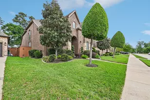13909 N Lake Branch Ln, Houston, TX 77044 - Photo 8