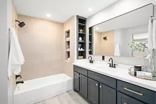 10111 Brinwood Dr, Houston, TX 77043 - Photo 22