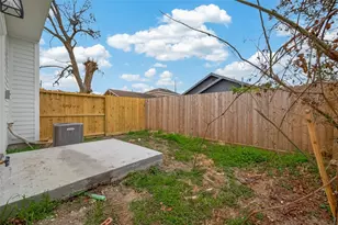 1502 Hussion St, Houston, TX 77003 - Photo 36