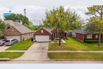 5135 Candlewood Drive, League City, TX 77573 - Photo 1