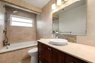 3407 Rockyridge Dr, Houston, TX 77063 - Photo 14