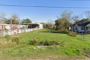 4104 Leffingwell St, Houston, TX 77026 - Photo 1