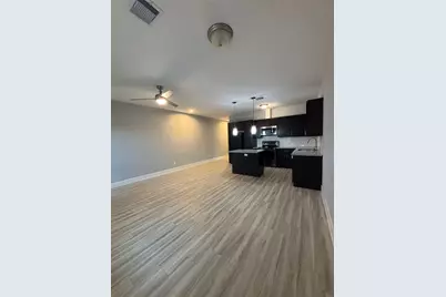 339 Owens Street #B, Houston, TX 77029 - Photo 2