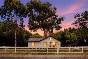 8414 Schiro Rd, Hitchcock, TX 77563 - Photo 1