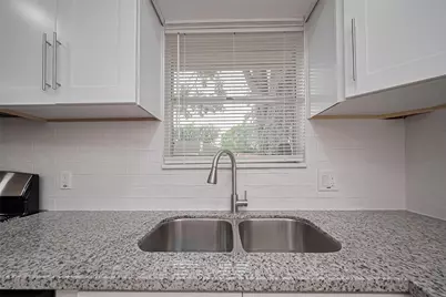 1612 Sleepy Hollow Drive, Pearland, TX 77581 - Photo 18