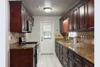 3114 Kleinmann Avenue, Galveston, TX 77551 - Photo 4