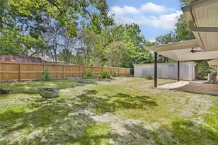 1711 N Thompson St, Conroe, TX 77301 - Photo 4
