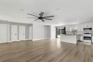 1711 N Thompson St, Conroe, TX 77301 - Photo 10