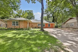 1711 N Thompson St, Conroe, TX 77301 - Photo 1