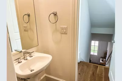 2024 Waterloo Station Road, Houston, TX 77045 - Photo 6