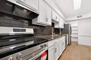 359 N Post Oak Ln, Houston, TX 77024 - Photo 14