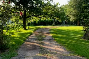 7427 Evans St, Houston, TX 77061 - Photo 2