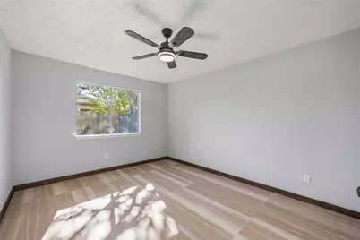 16103 Grassy Creek Drive, Houston, TX 77082 - Photo 14