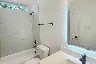 4713 Mallow St, Houston, TX 77033 - Photo 6