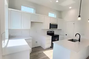 4713 Mallow St, Houston, TX 77033 - Photo 12